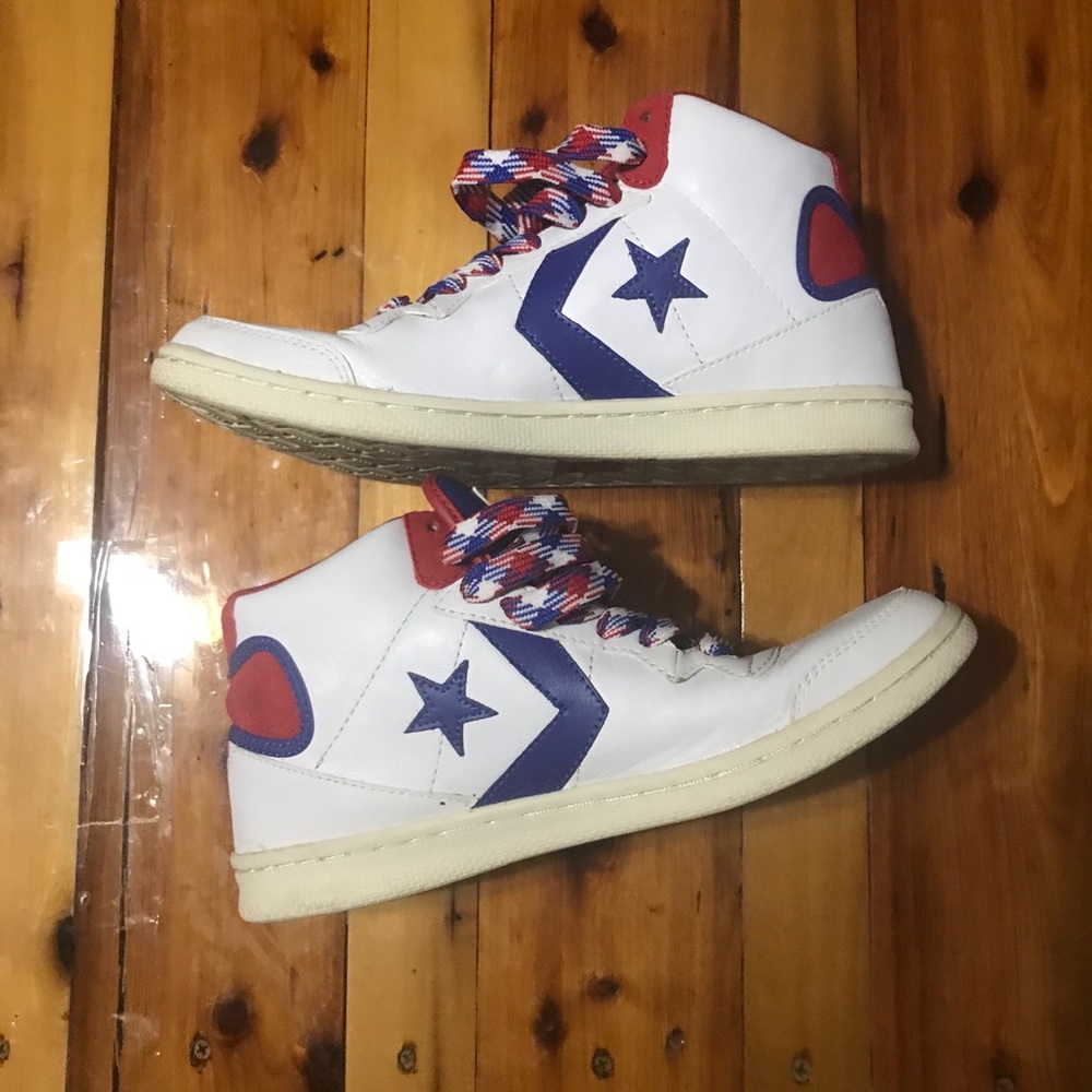 Unisex Converse Allstars Size 8.5 Women